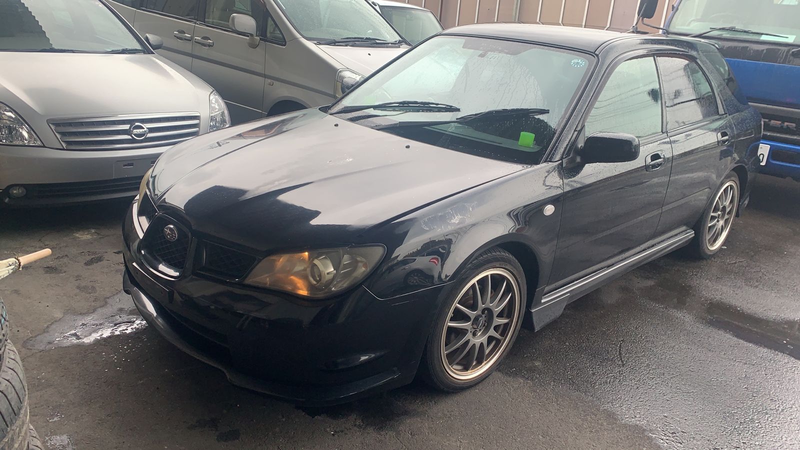 петля капота Subaru Impreza