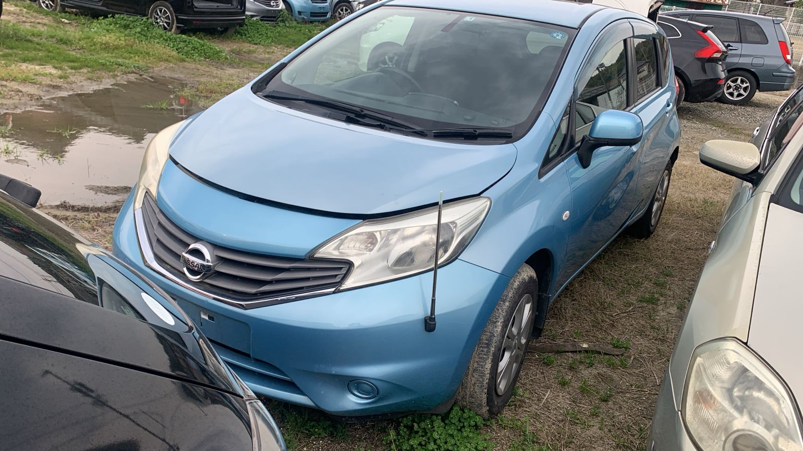 капот Nissan Note