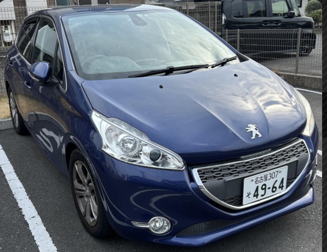 капот Peugeot 208