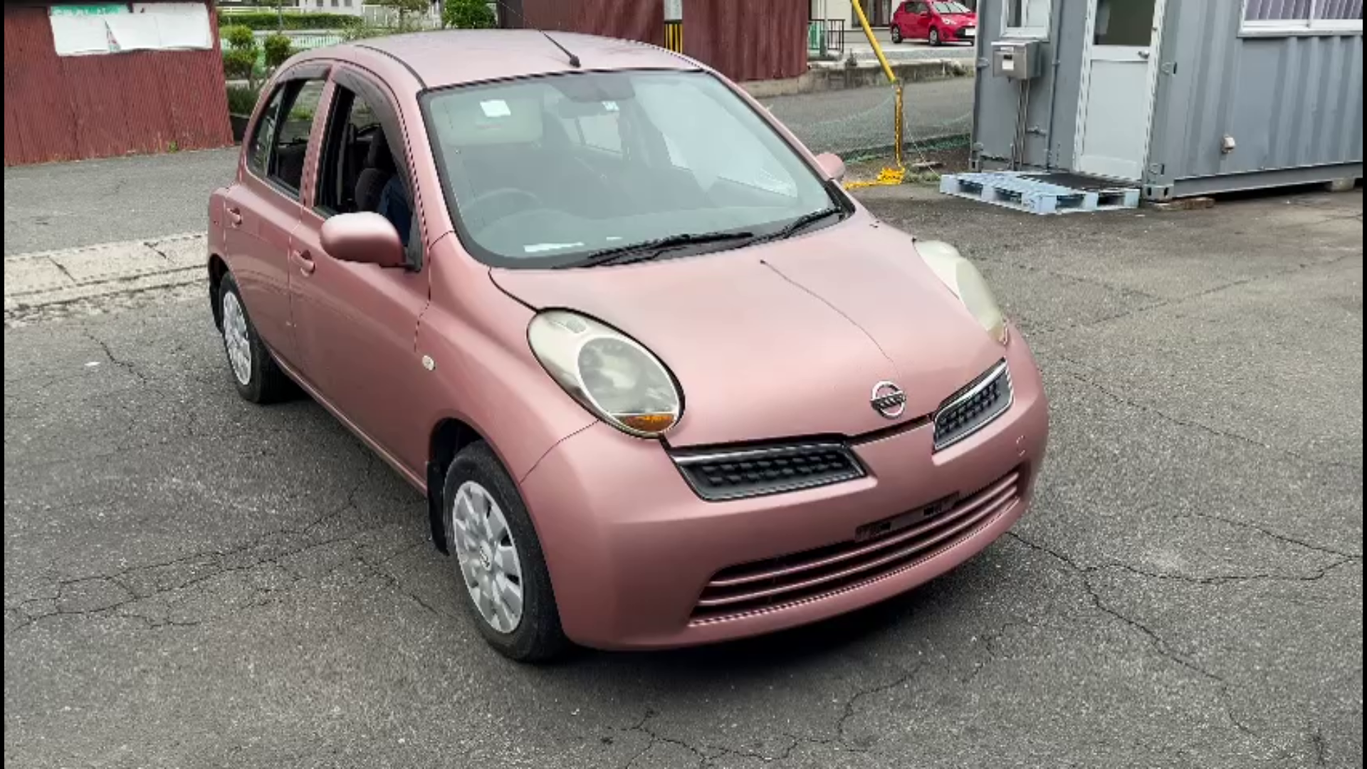 стойка Nissan March