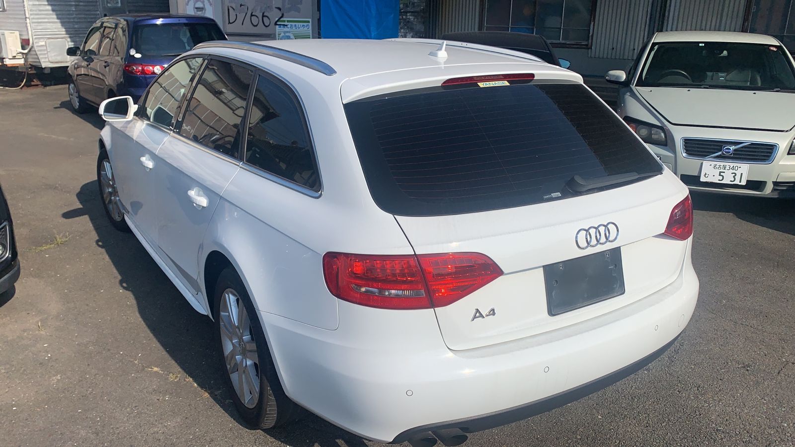 петля капота Audi A4