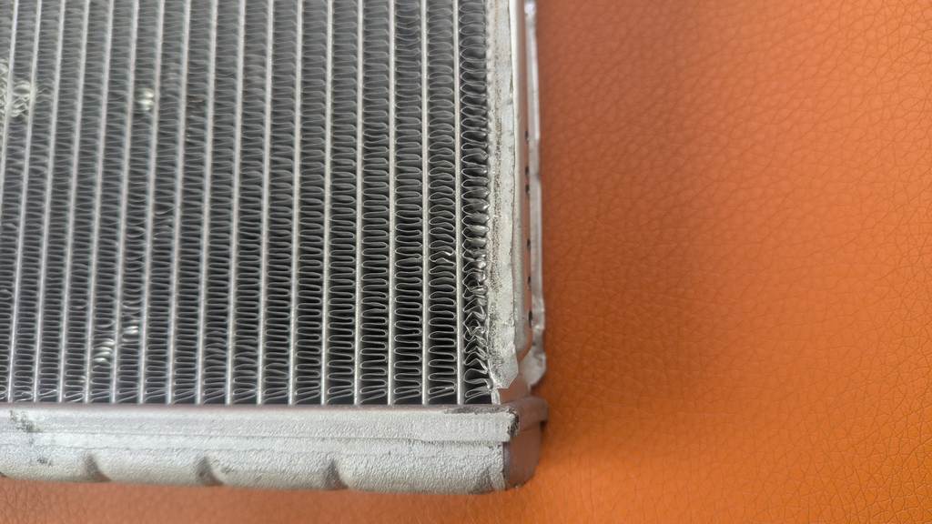 радиатор печки Mitsubishi Mirage