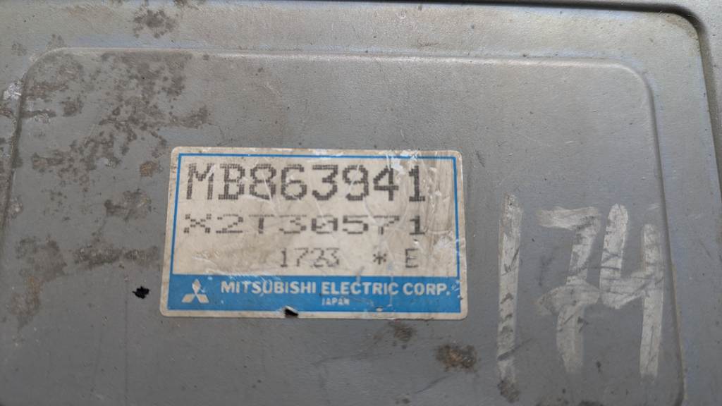 блок управления abs Mitsubishi Pajero
