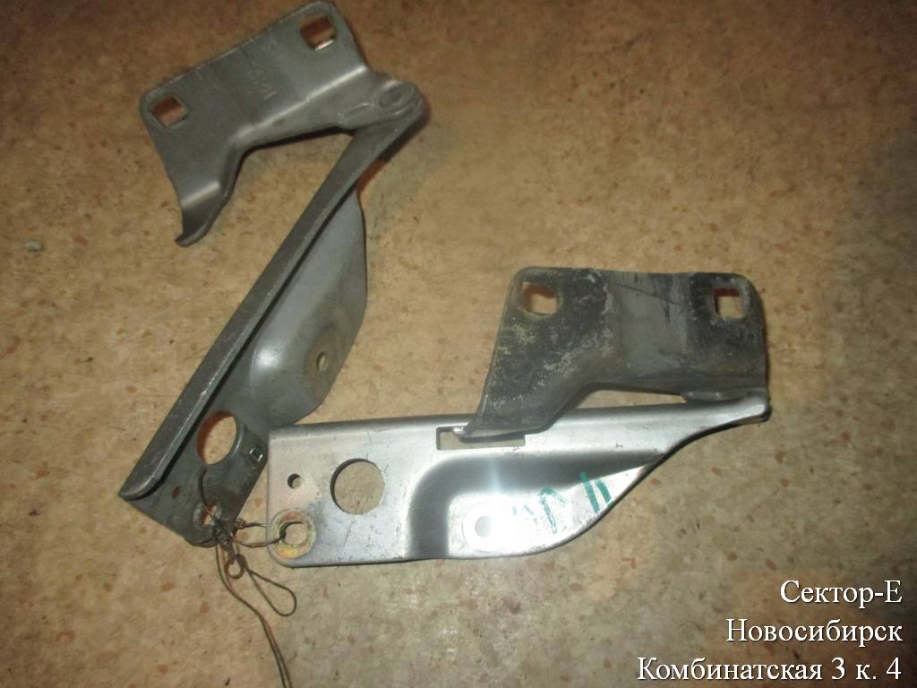 петля капота Nissan AD