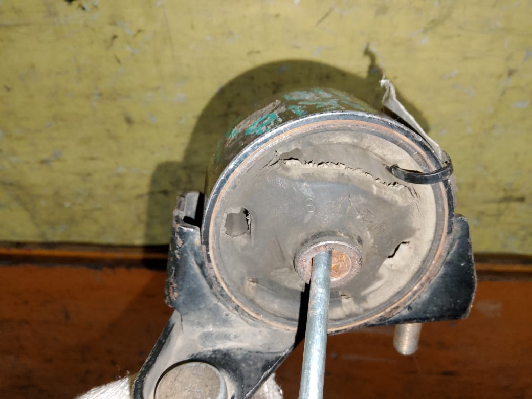 подушка двигателя Toyota Sprinter Carib