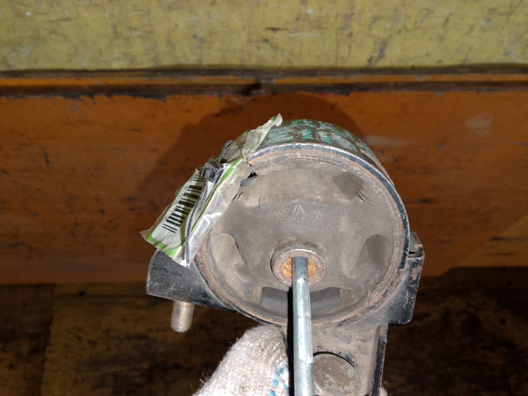 подушка двигателя Toyota Sprinter Carib