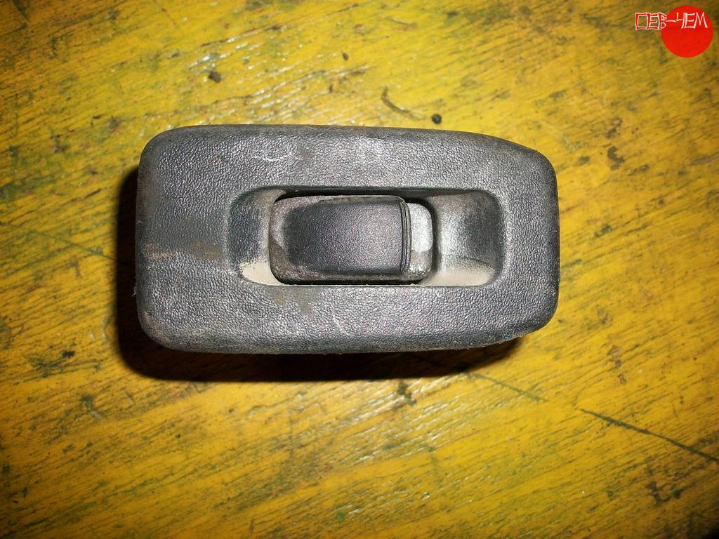 кнопка стеклоподъемника Mitsubishi Pajero IO