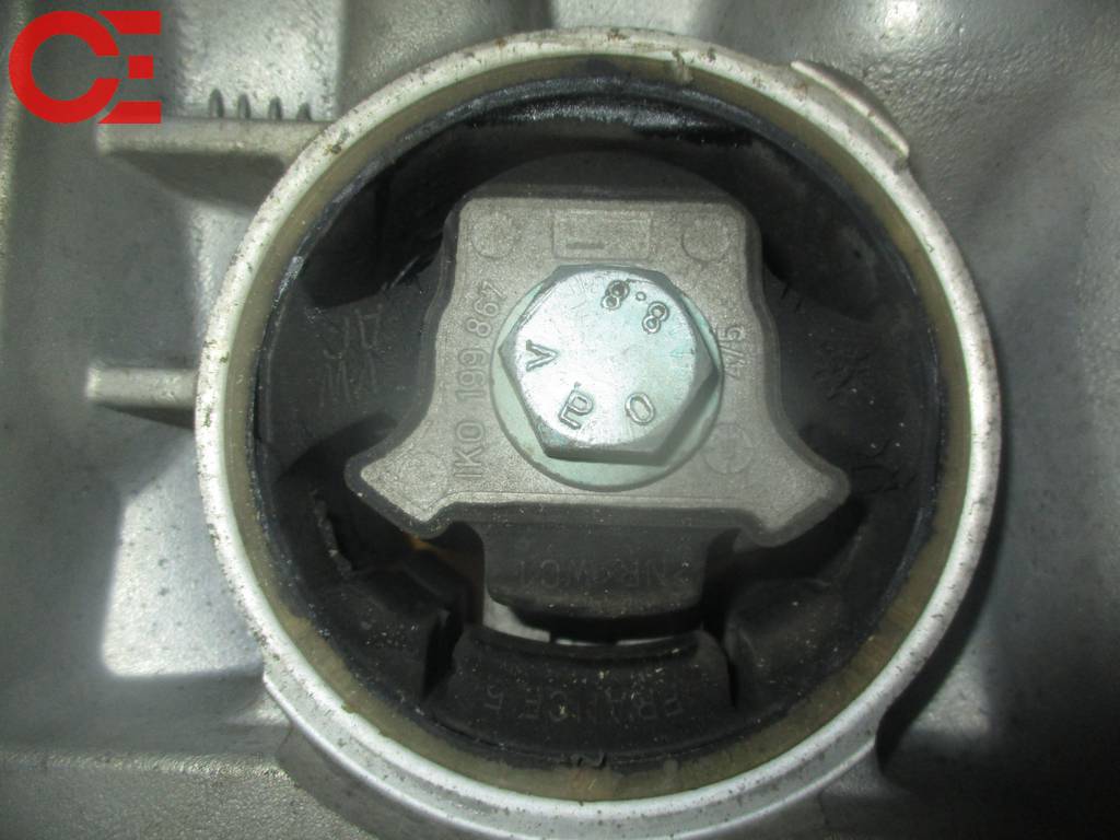 подушка двигателя Volkswagen Golf 5