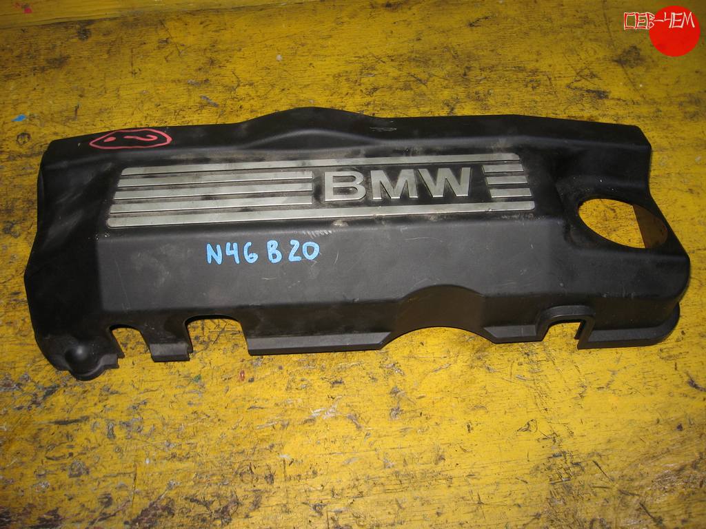 декоративная крышка двс BMW 1 Series