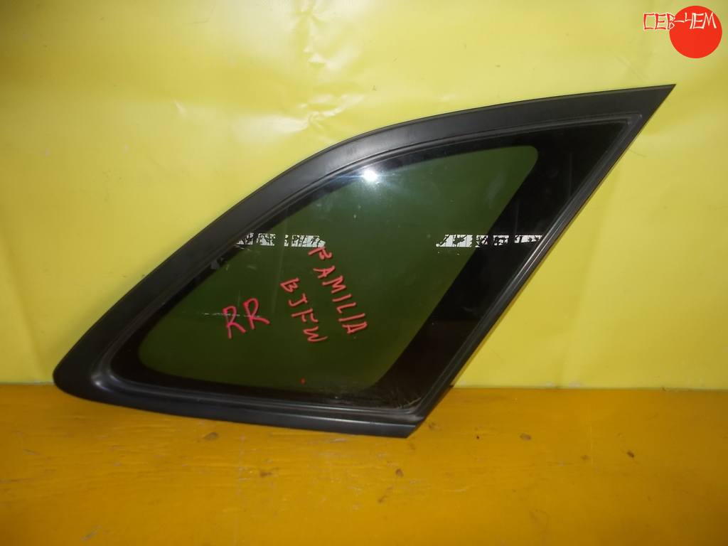 стекло багажника Mazda Familia