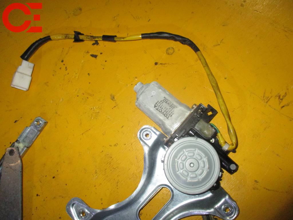 стеклоподъемник Toyota Harrier