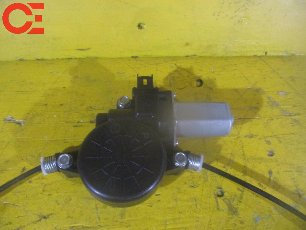 стеклоподъемник Mazda Demio