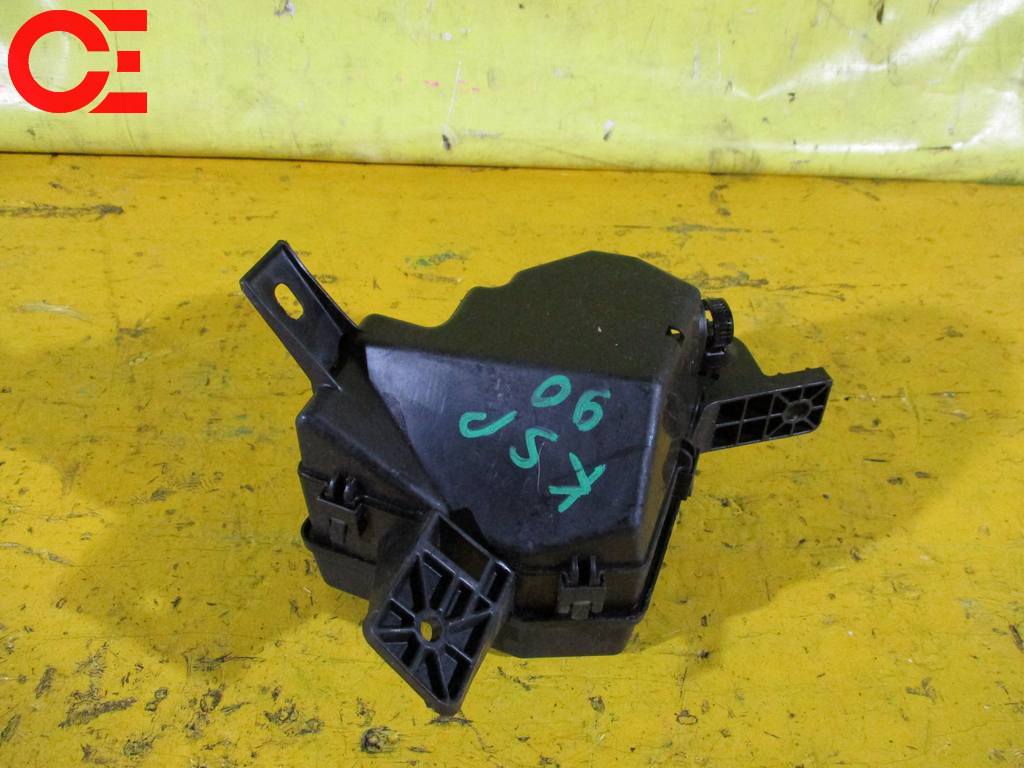 блок реле Toyota Vitz