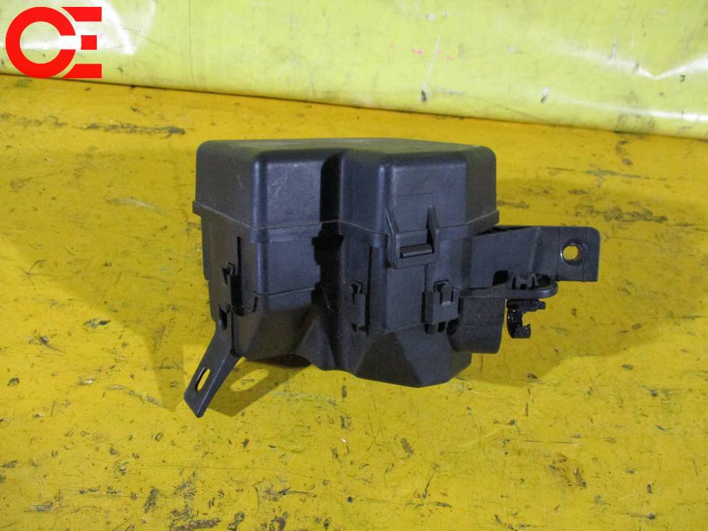 блок реле Toyota Vitz