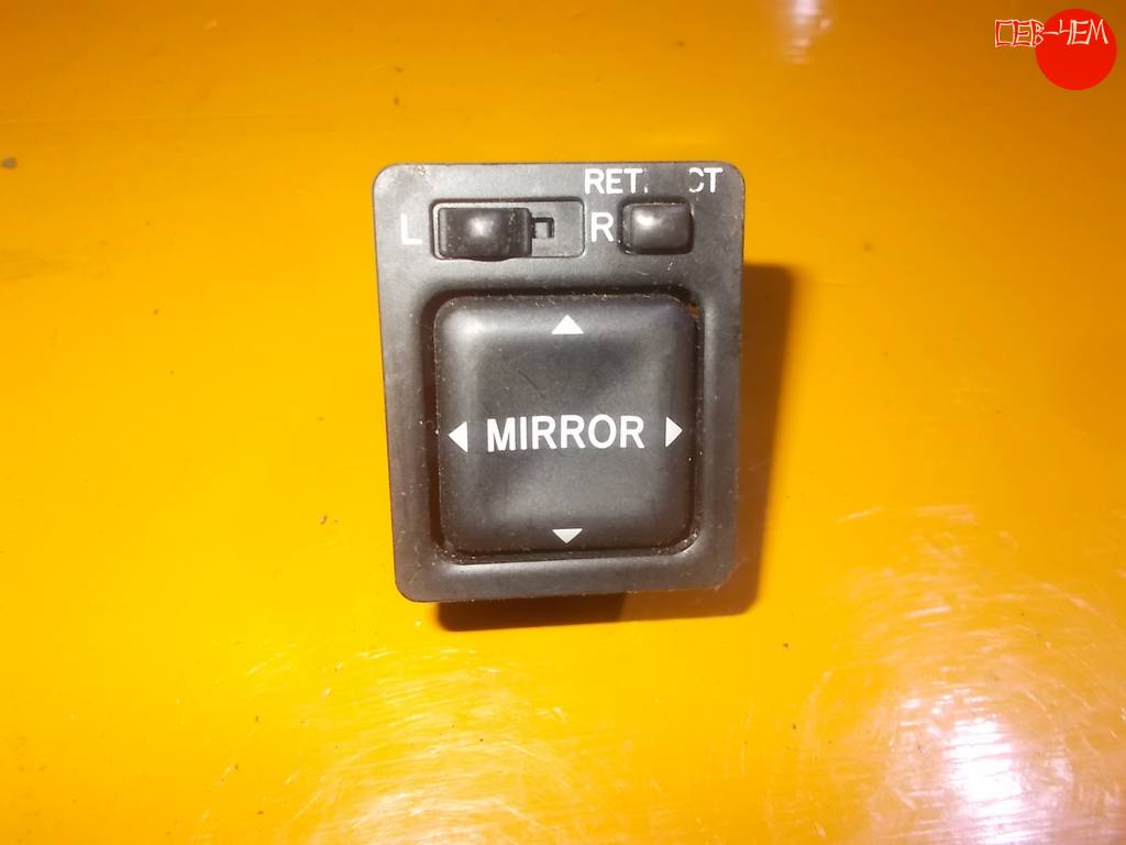 кнопка регулировки зеркал Toyota Harrier