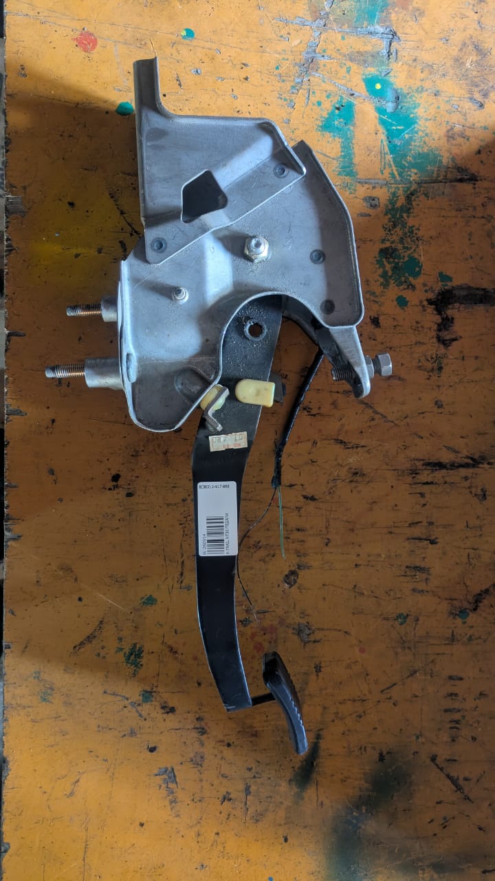 педаль газа Nissan X-Trail