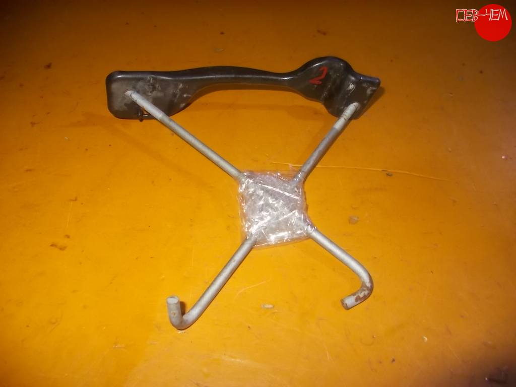 крепление аккумулятора Toyota