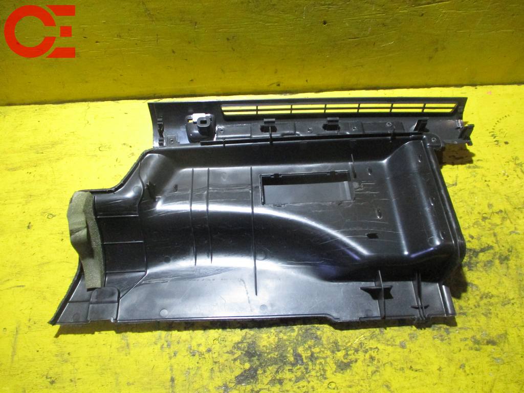 обшивка багажника Volvo V70