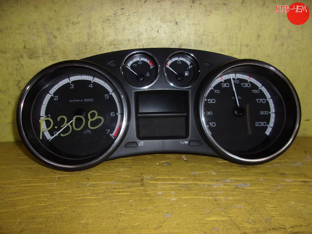 щиток приборов Peugeot 308