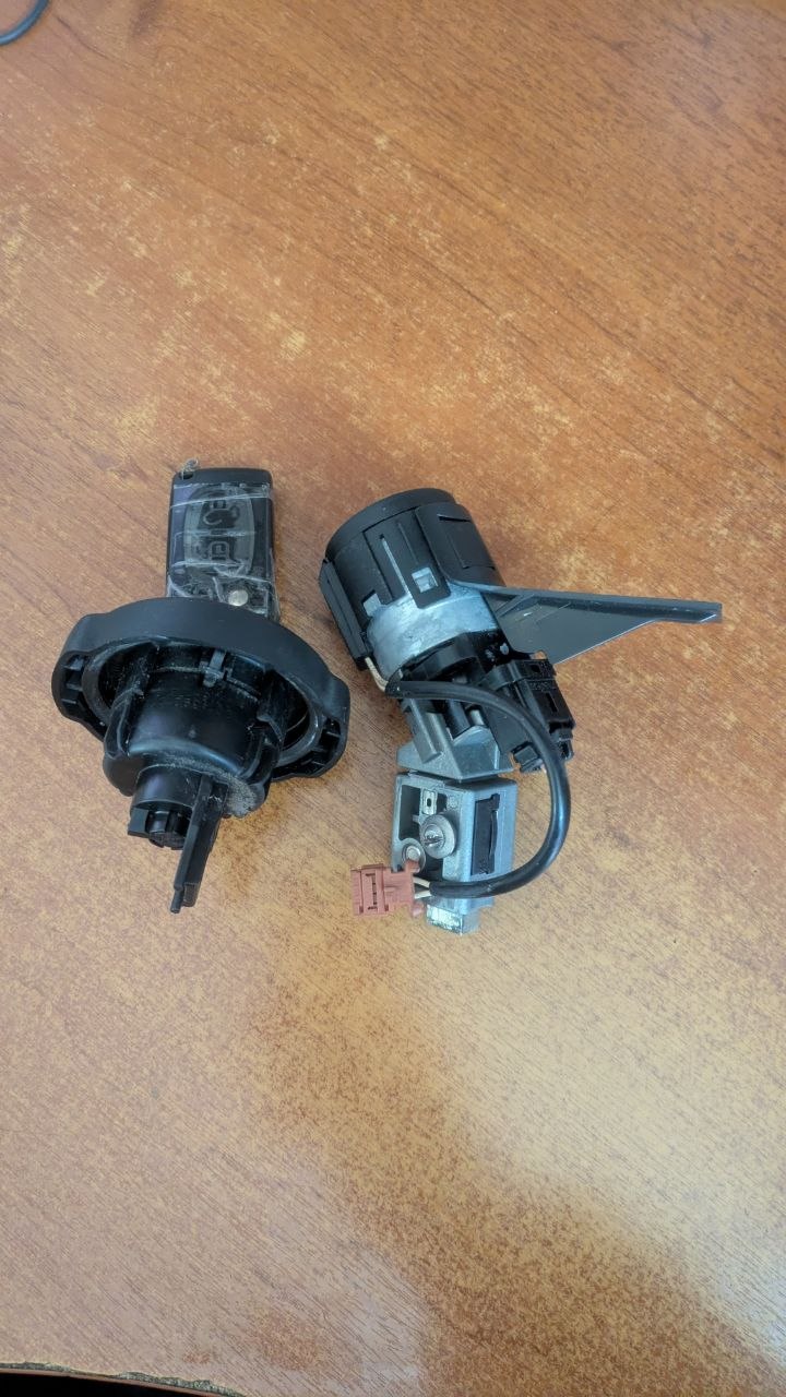 замок зажигания Peugeot 308