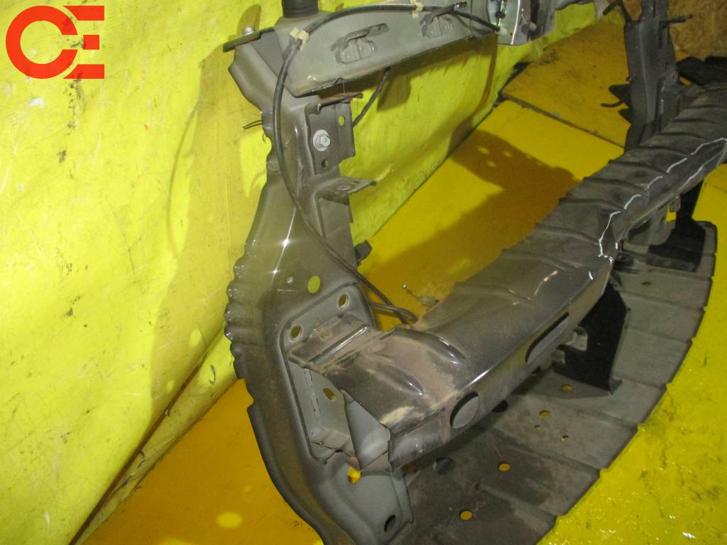рамка радиатора Mitsubishi Mirage