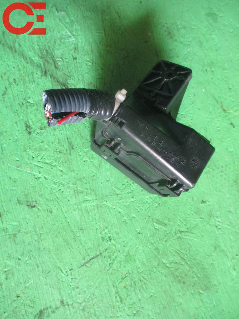 блок предохранителей Toyota Vitz