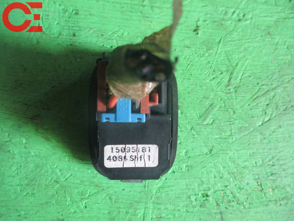 кнопка стеклоподъемника Chevrolet Trailblazer