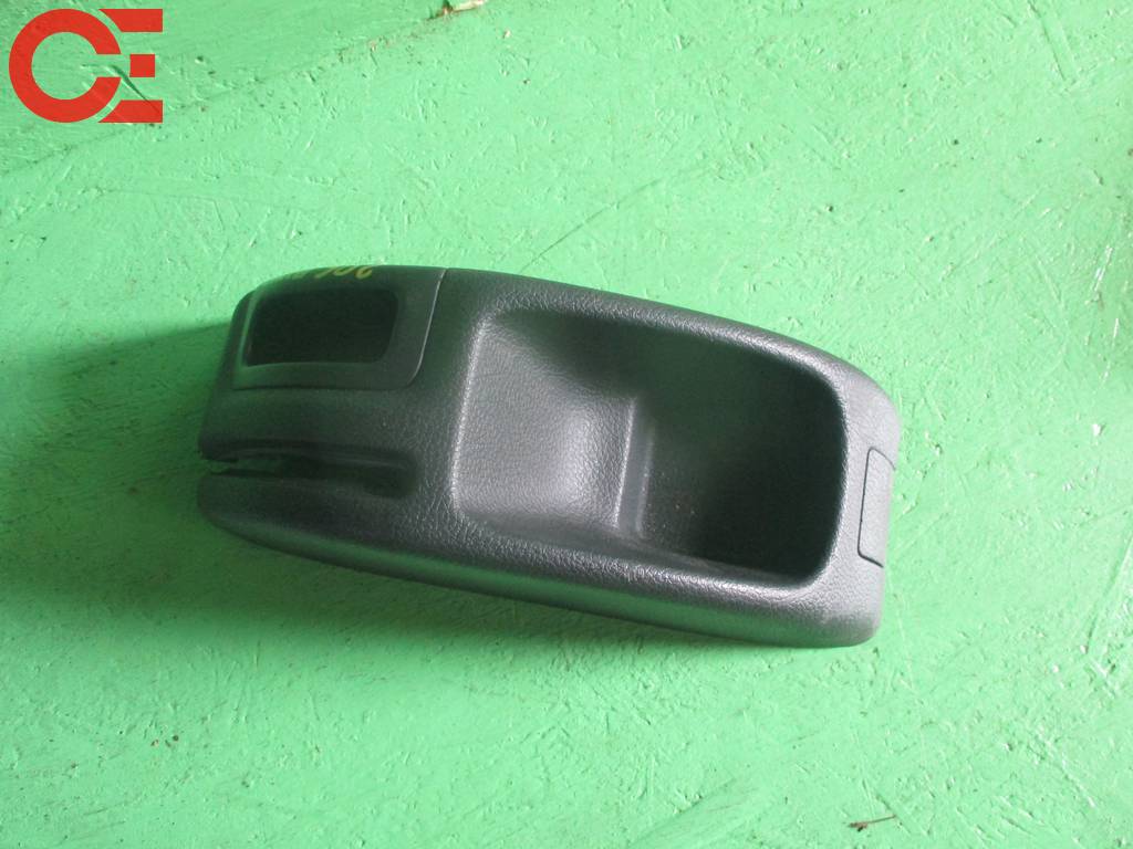консоль между сидений Peugeot 206