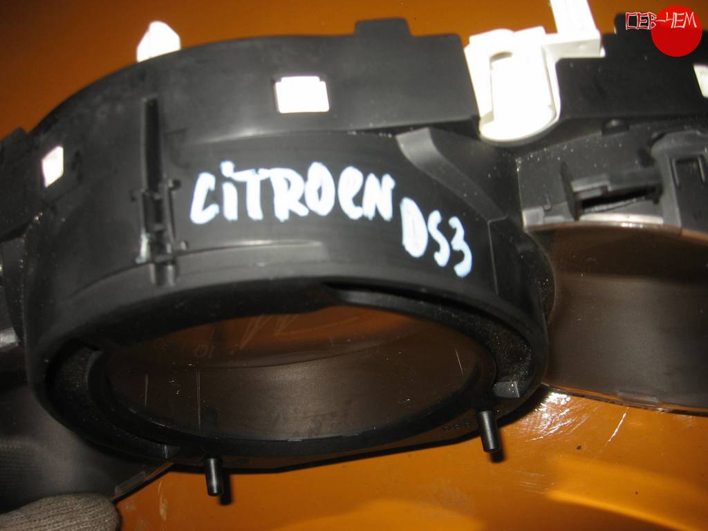 щиток приборов Citroen Ds3