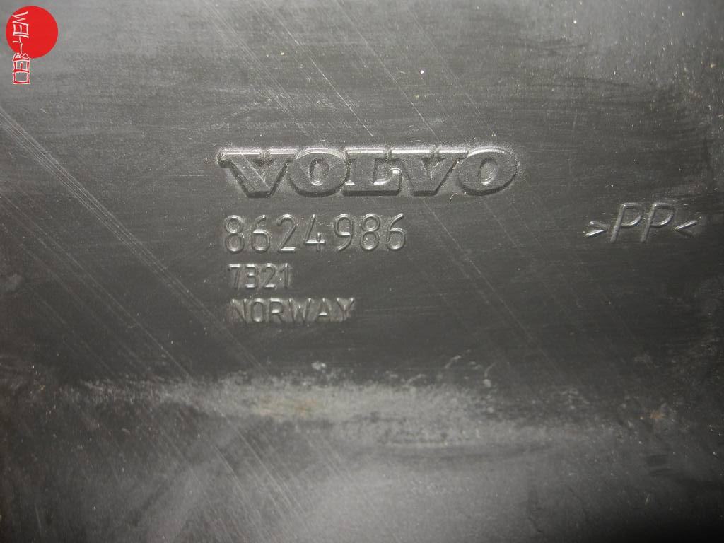 воздухозаборник Volvo Xc90