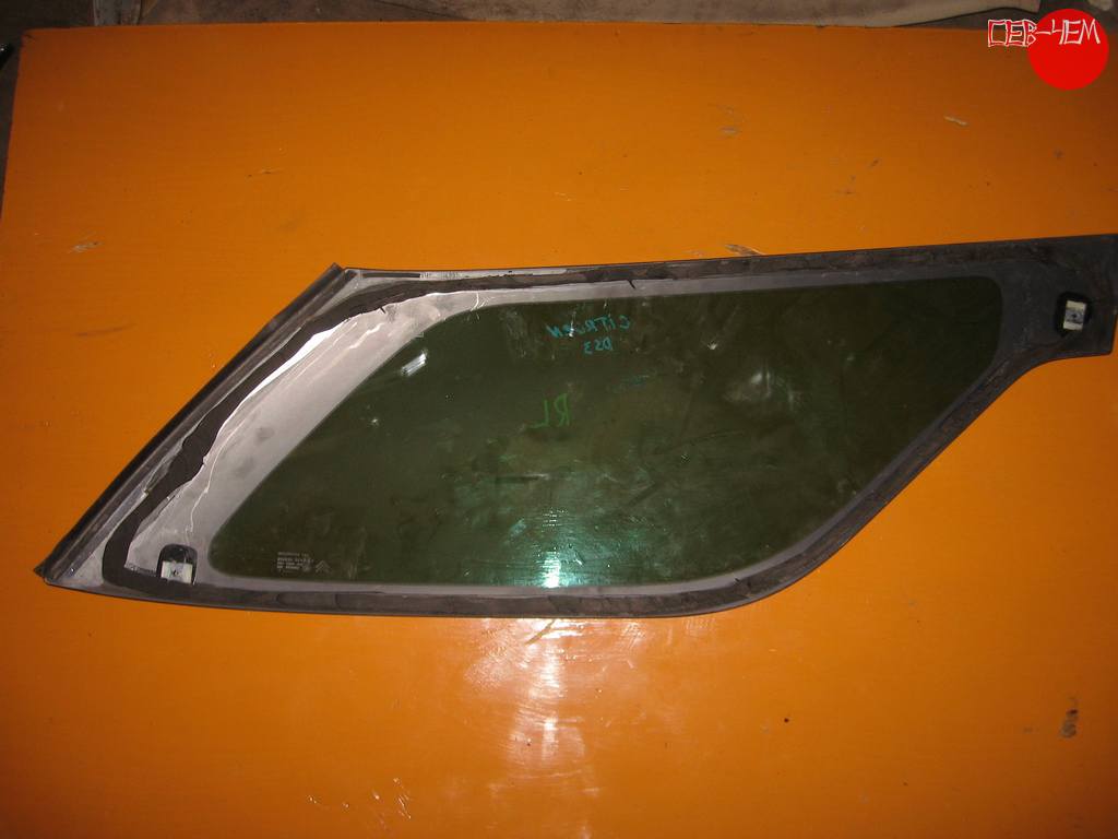 стекло багажника Citroen Ds3