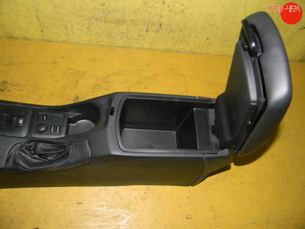 консоль между сидений Peugeot 308