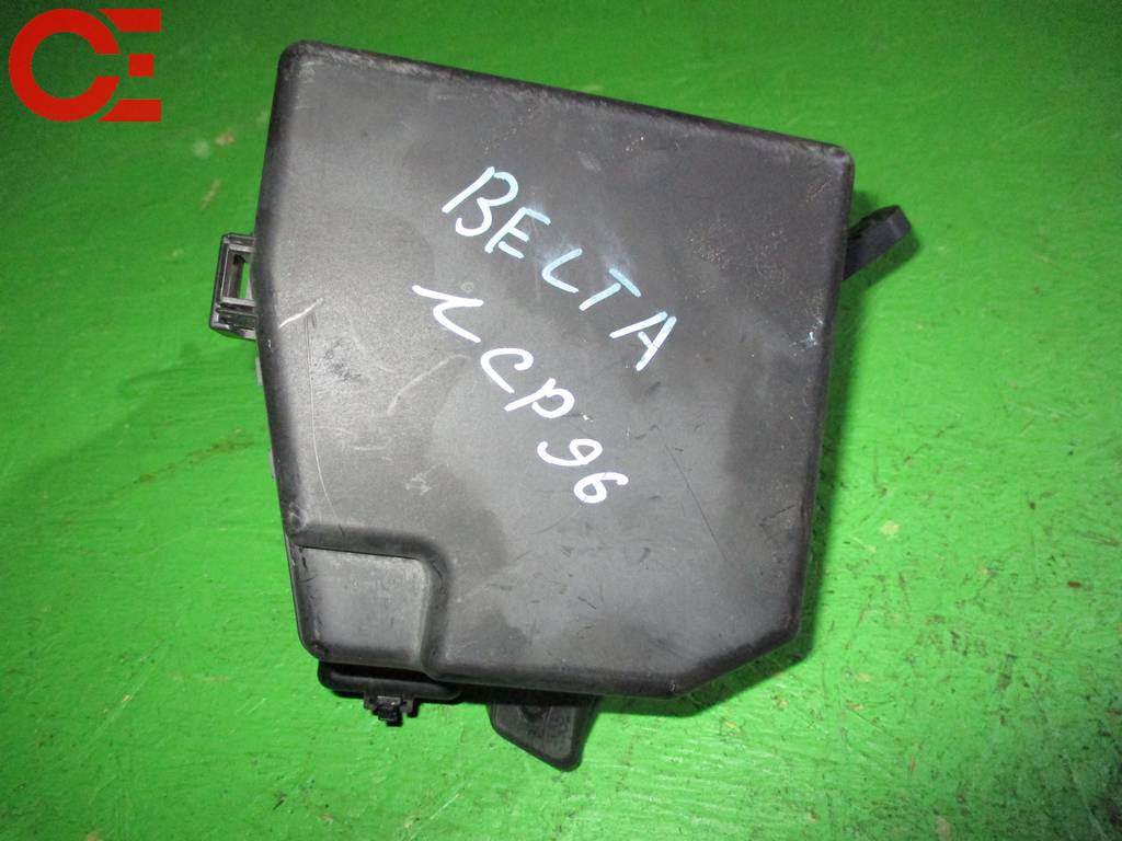 блок предохранителей Toyota Belta