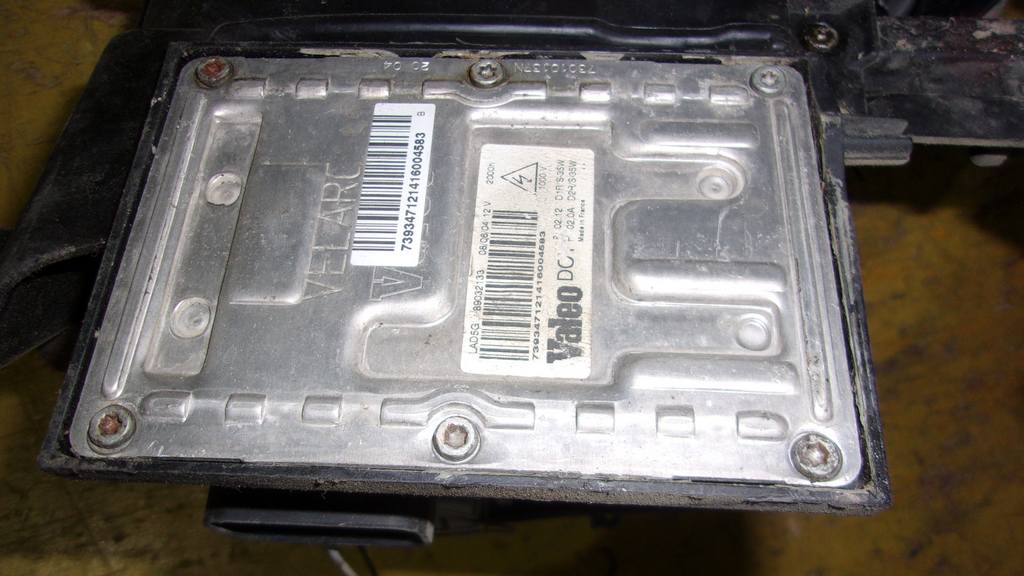 фара Porsche Cayenne