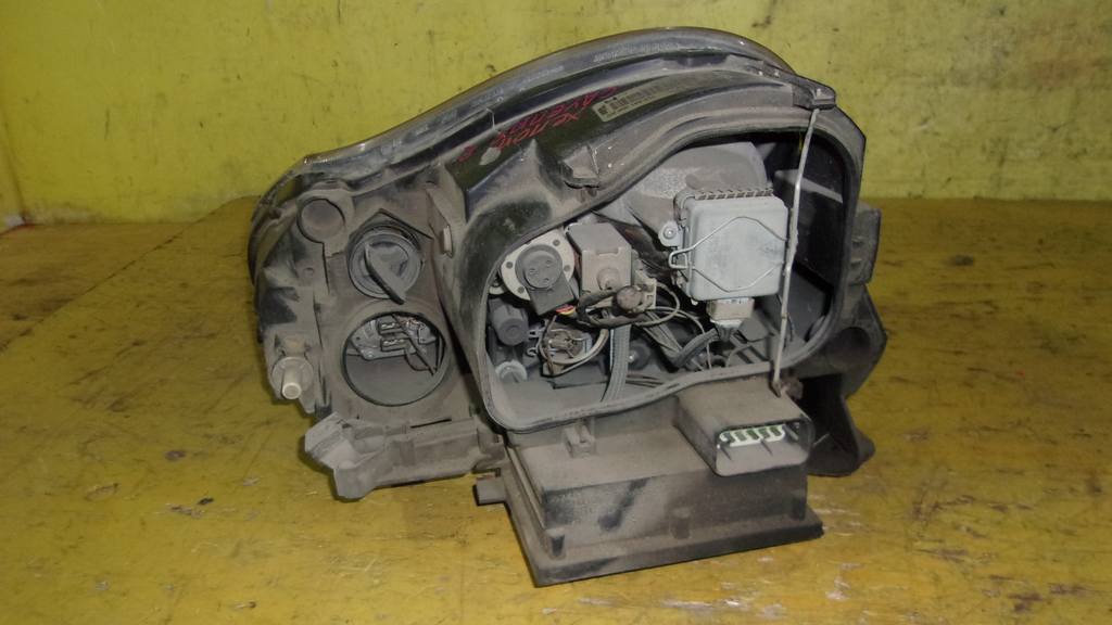 фара Porsche Cayenne