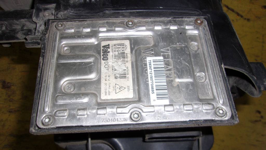 фара Porsche Cayenne