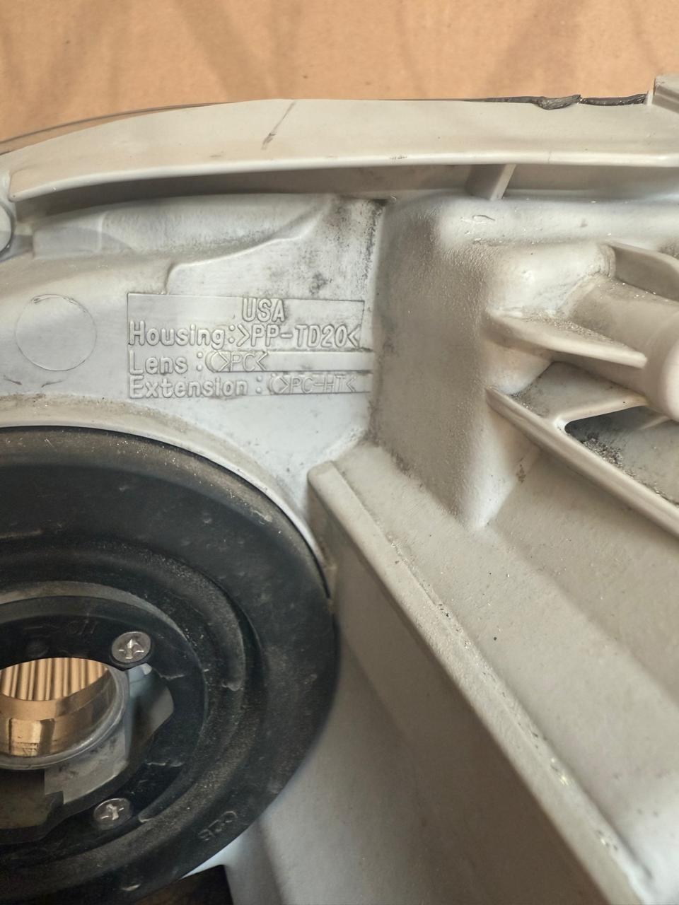 фара Toyota Camry