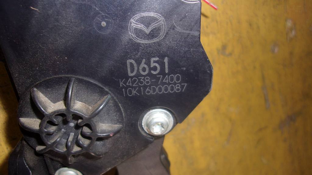 педаль газа Mazda Demio
