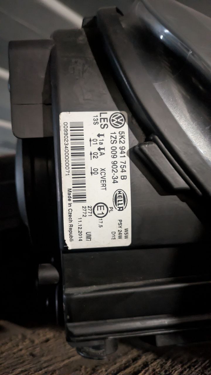 фара Volkswagen Golf