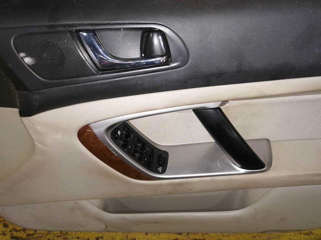 дверь Subaru Legacy B4