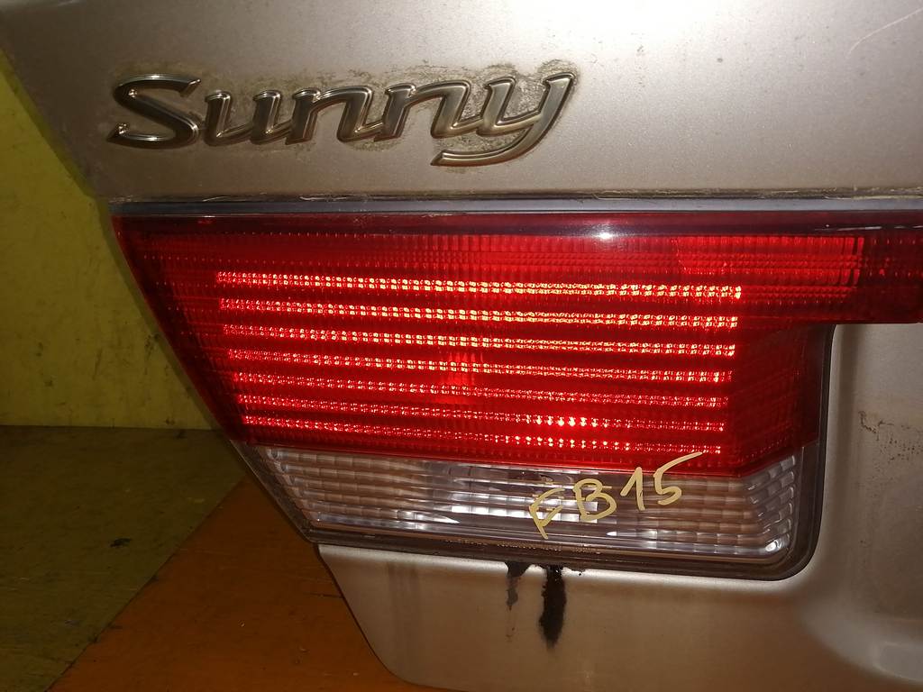 крышка багажника Nissan Sunny