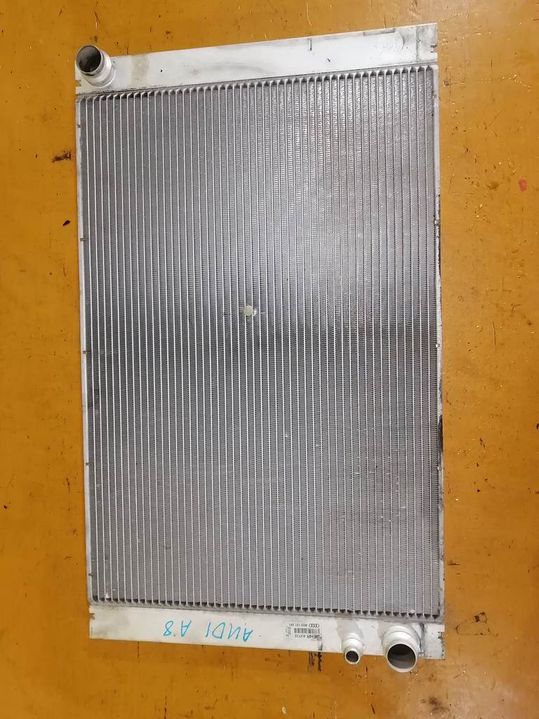 радиатор основной Audi A8
