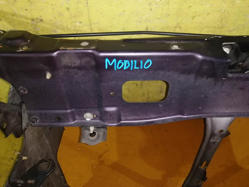 рамка радиатора Honda Mobilio