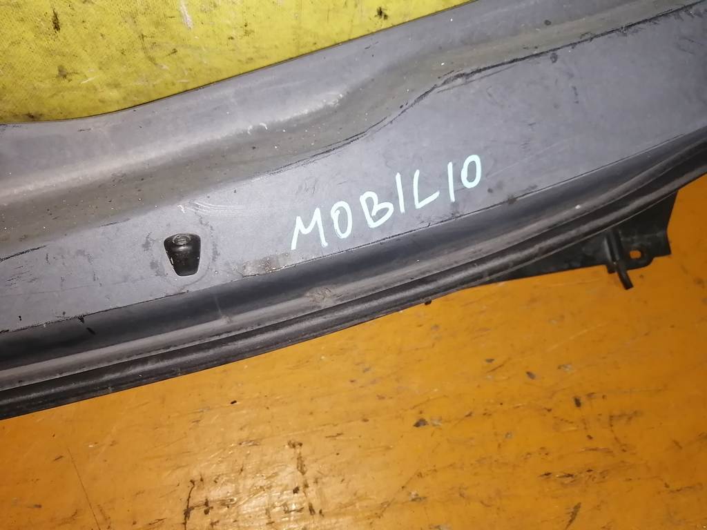 жабо Honda Mobilio