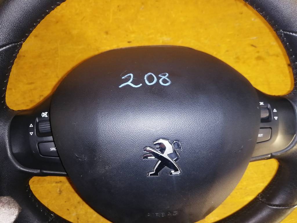 airbag водительский Peugeot 208