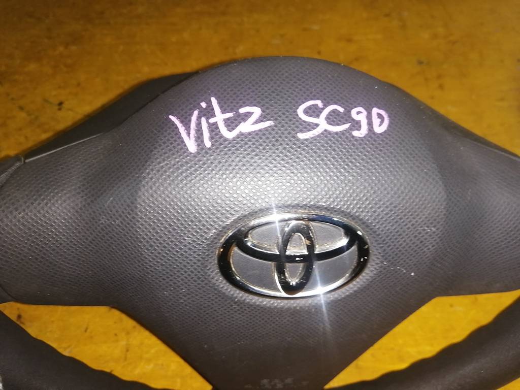 airbag водительский Toyota Vitz