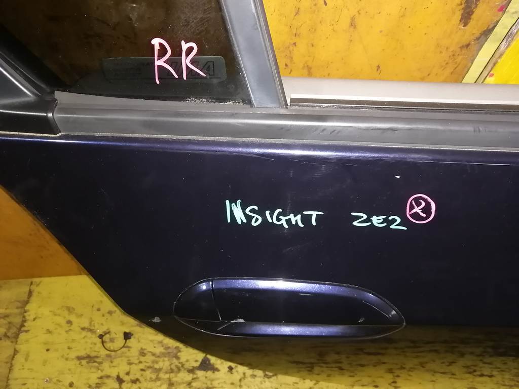 дверь Honda Insight