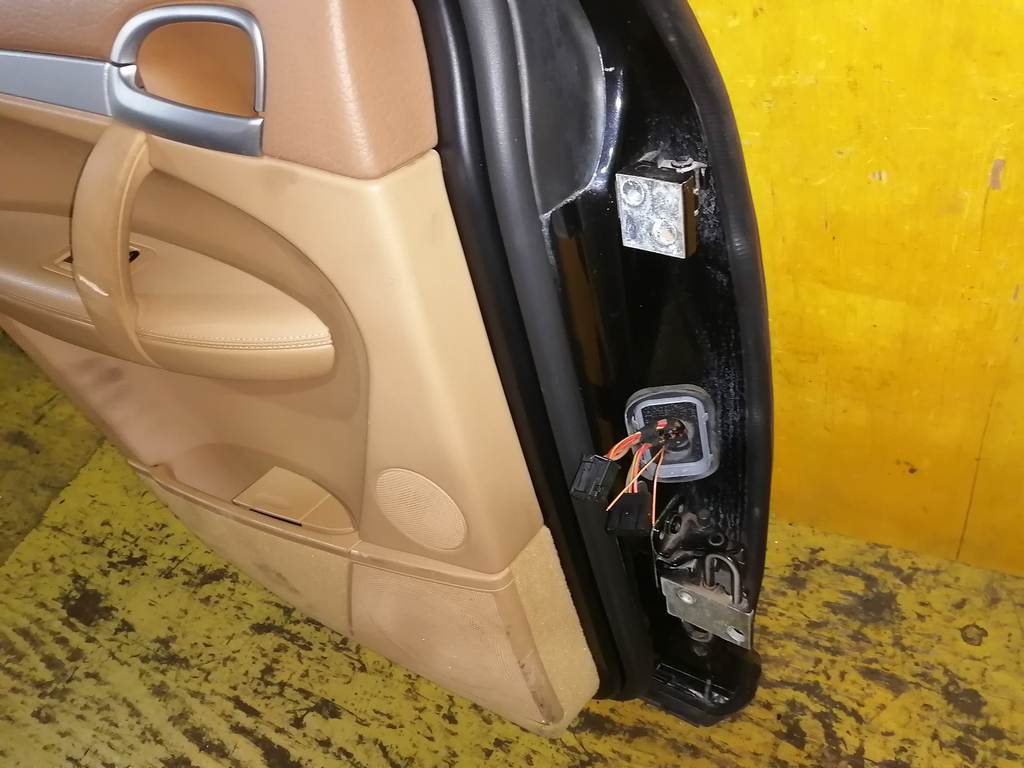 дверь Porsche Cayenne
