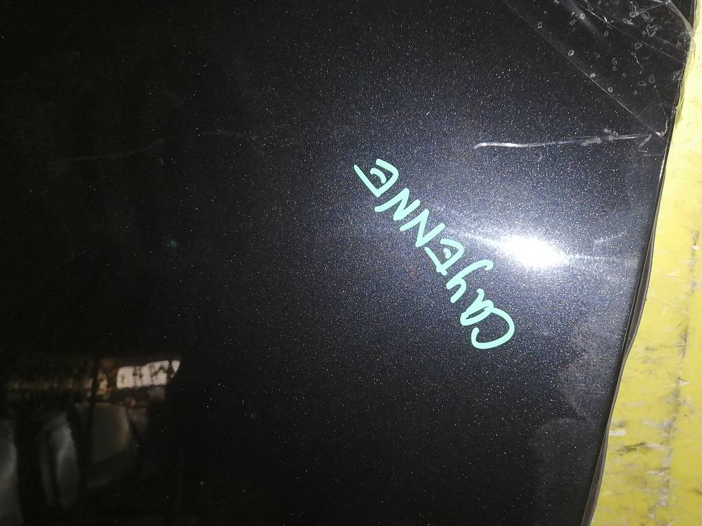 капот Porsche Cayenne