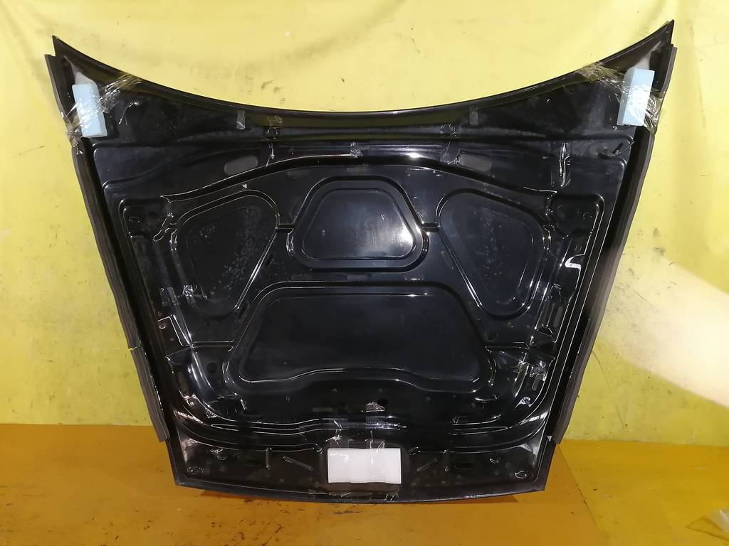 капот Porsche Cayenne